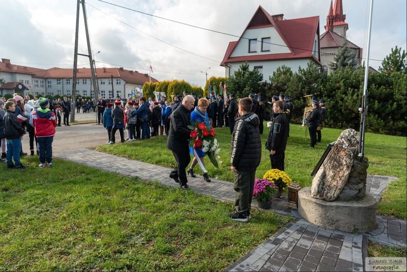 OBCHODY 101 ROCZNICY ODZYSKANIA PRZEZ POLSKĘ NIEPODLEGŁOŚCI W GIERAŁTOWICACH